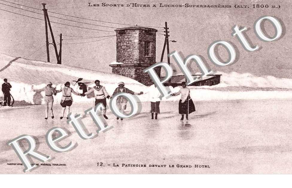 les sports d'hiver - la patinoire devant le grand hotel