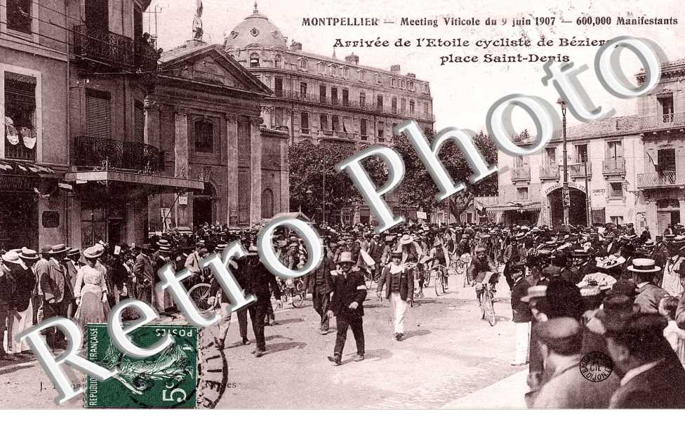arrivee de l'Etoile cycliste - Place Saint-Denis