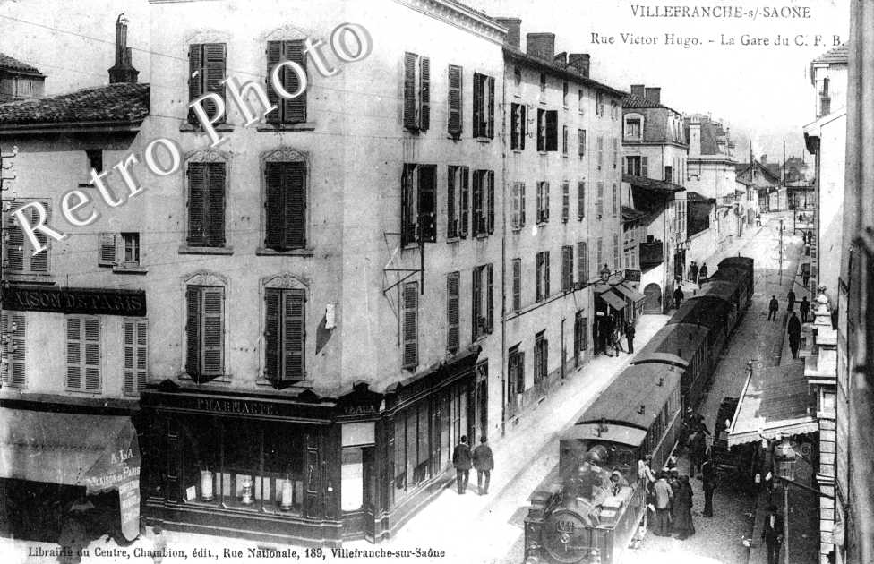 Rue Victor Hugo - la gare du C. F. B - train