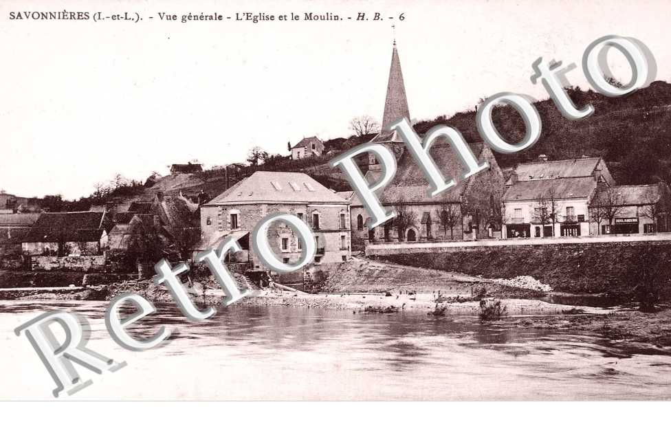 Vue generale - l'eglise et le moulin