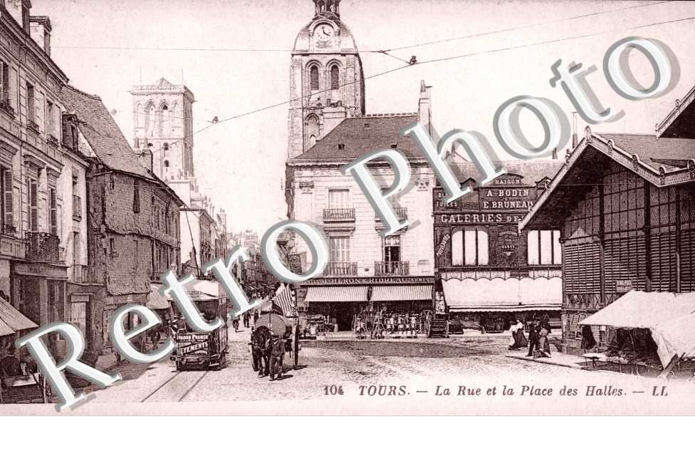 La rue et la Place des Halles