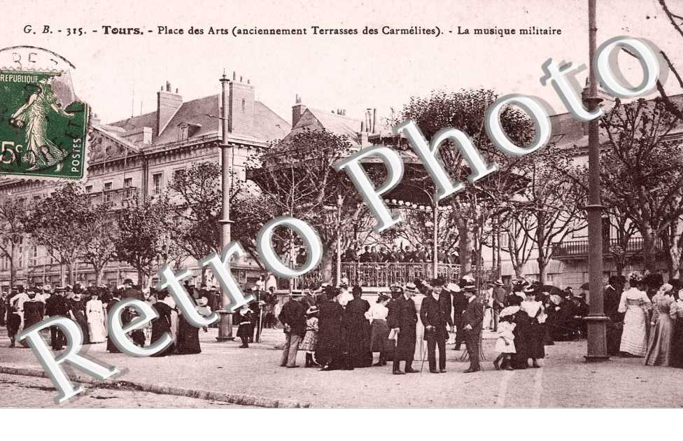 Place des Arts - La Musique Militaire