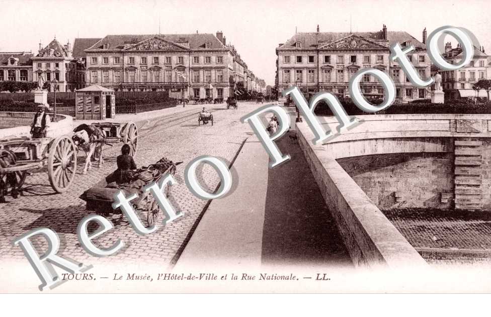 Le Musée, l'Hôtel de Ville et la rue Nationale