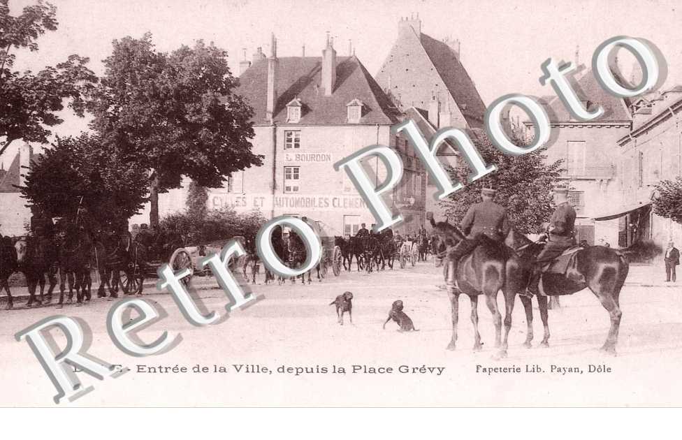 Entree de la Ville depuis la Place Grevy