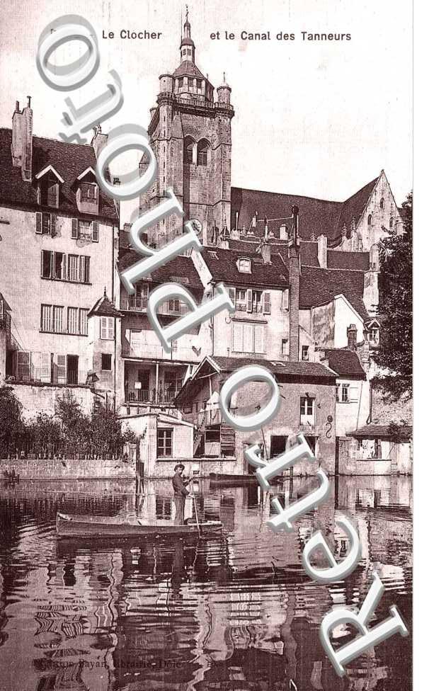 le Clocher et le Canal des Tanneurs