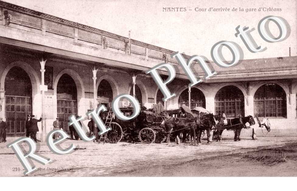 COUR D'ARRIVEE DE LA GARE D'ORLEANS