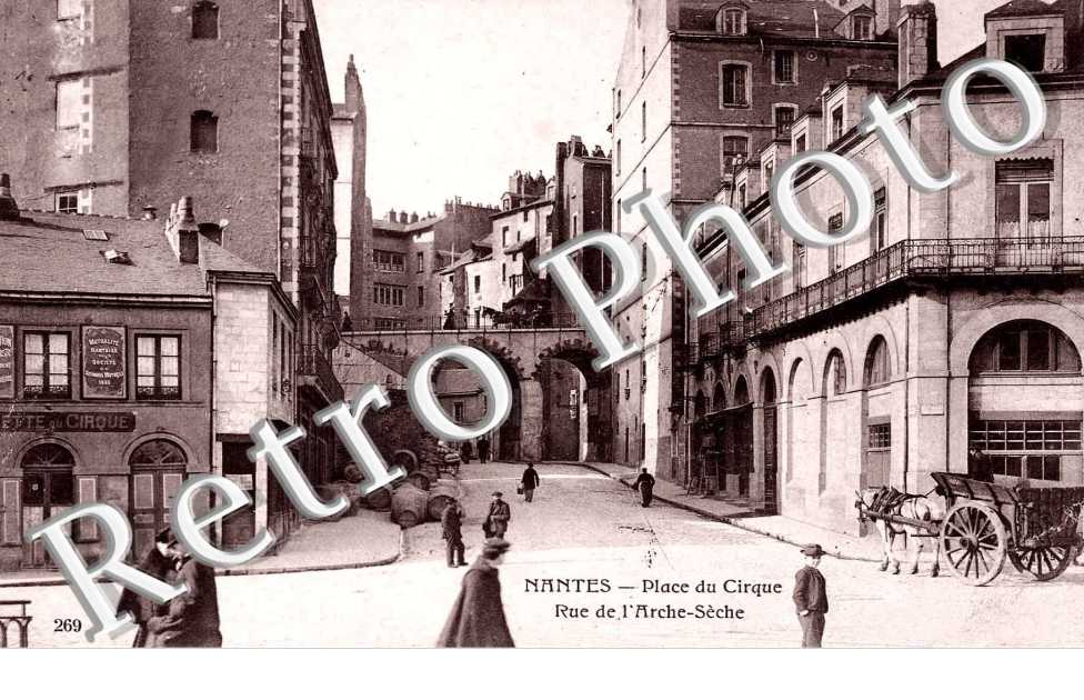 PLACE DU CIRQUE et rue de l'Arche Seche