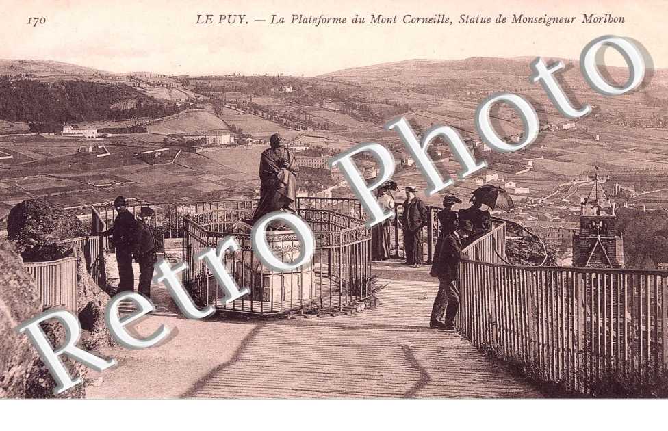 LA PLATEFORME DU MONT CORNEILLE Statue de Monseigneur Morlhon