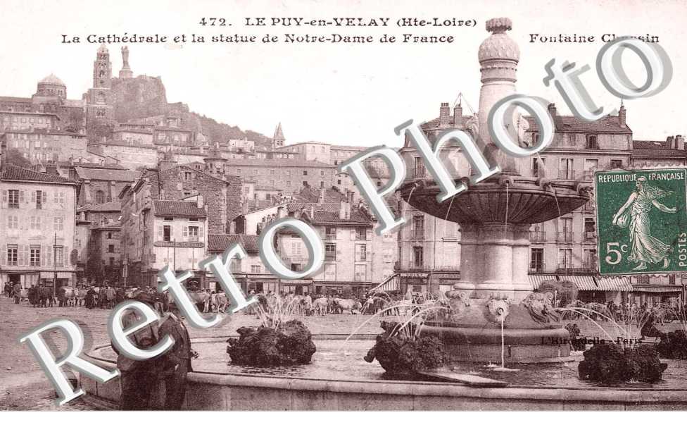 LA CATHEDRALE ET LA STATUEE