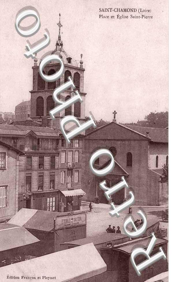 PLACE ET EGLISE SAINT PIERRE