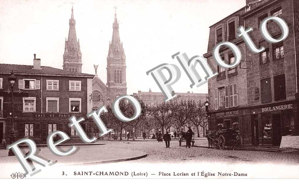 PLACE LORIAN ET EGLISE NOTRE DAME