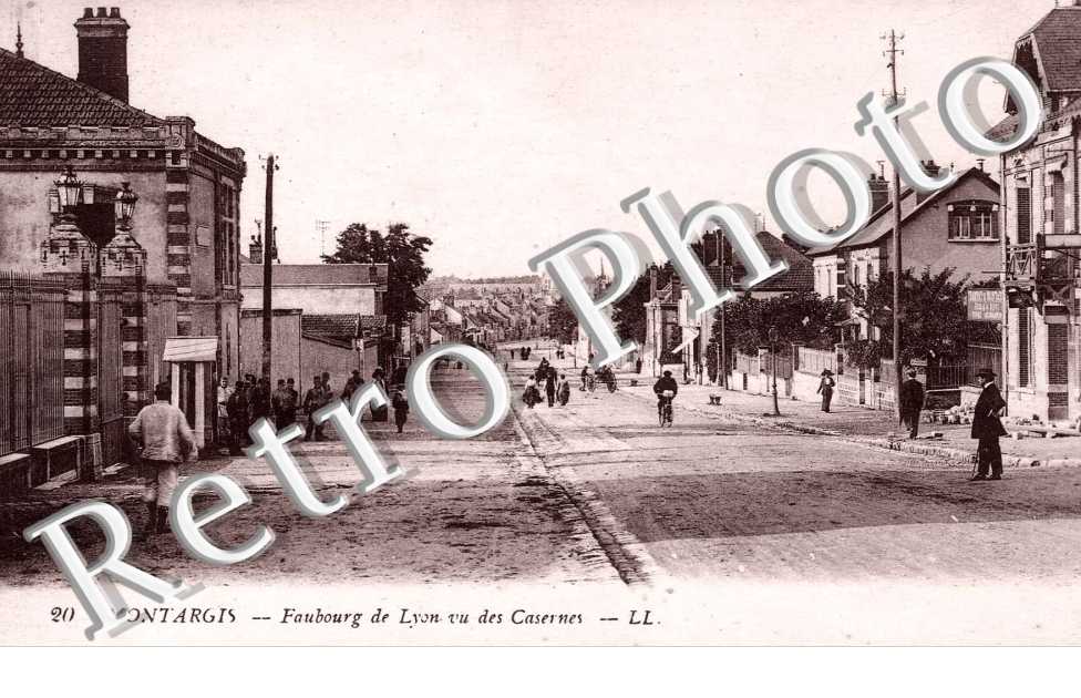 FAUBOURG DE LYON VU DES CASERNES
