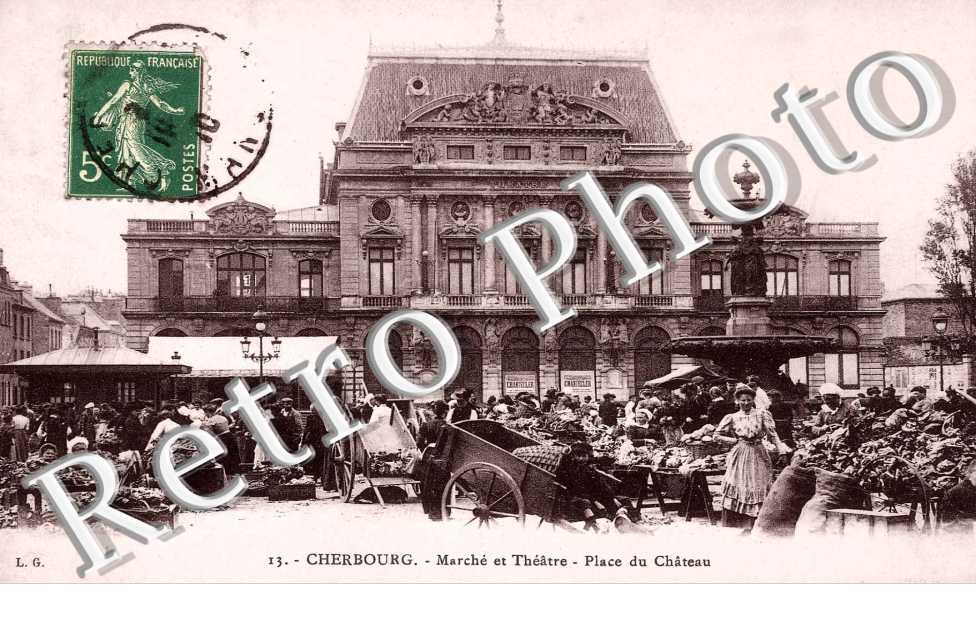 Marche et theatre - Place du chateau