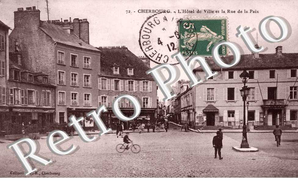 L'HOTEL DE VILLE ET LA RUE DE LA PAIX