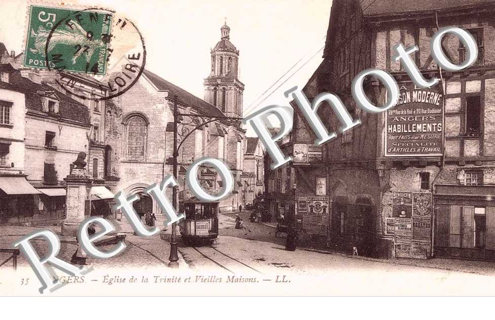 Eglise de la Trinite et Vieilles Maisons