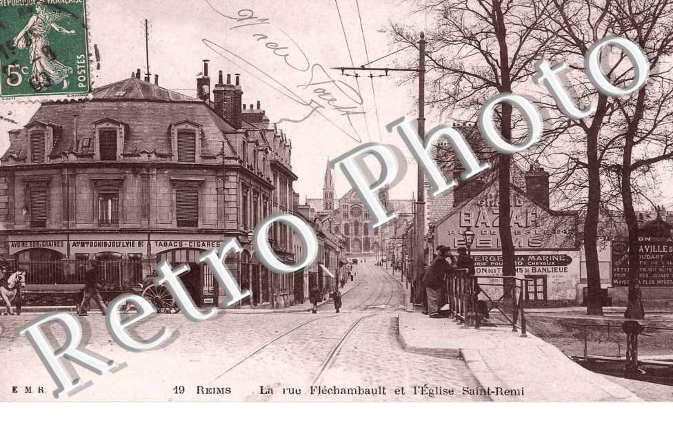 LA RUE FLECHAMBAULT ET L'EGLISE SAINT REMI