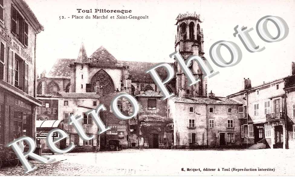PLACE DU MARCHE ET ST  GENGOULT