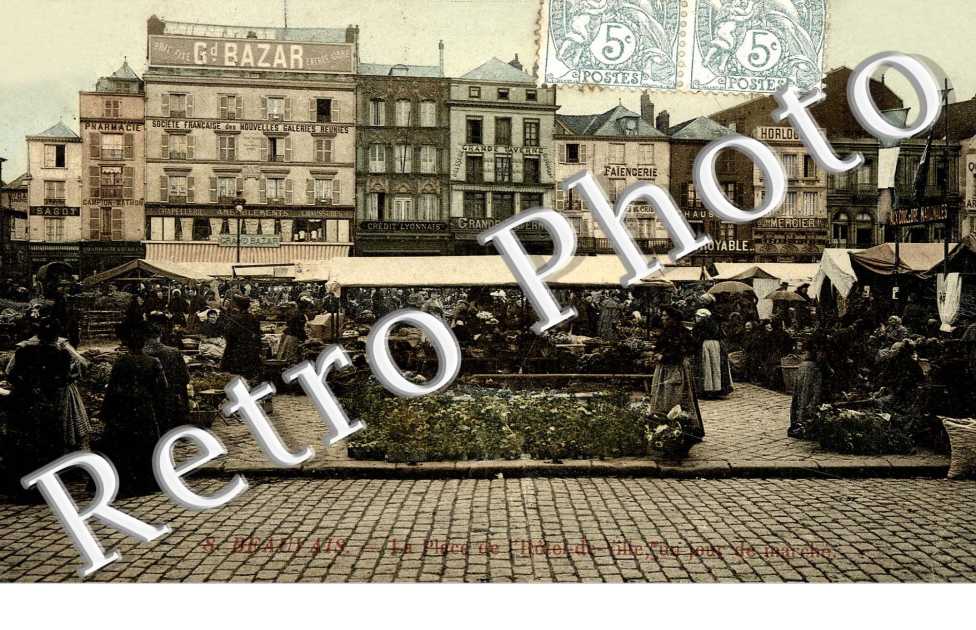 La Place de l'Hotel de Ville, un jour de Marche