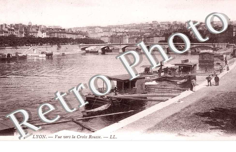VUE VERS LA CROIX ROUSSE