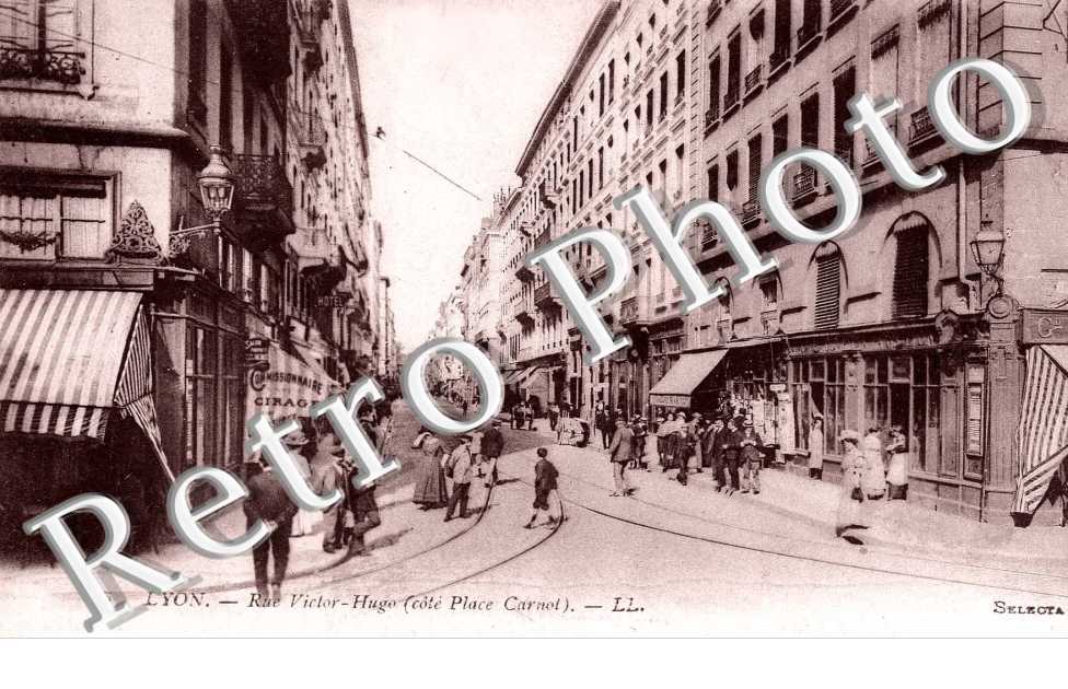 RUE VICTOR HUGO (cote Place Carnot)