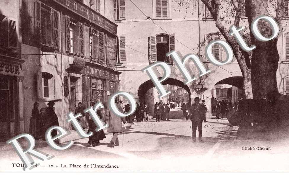 la place de l'Intendance