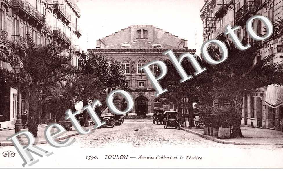 Avenue Colbert et le Théâtre
