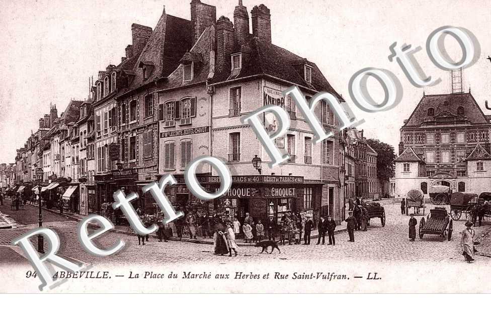 Place du Marché aux Herbes et rue Saint Vulfran