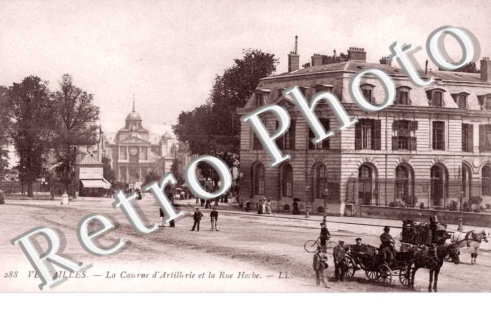 La Caserne  d'Artillerie et la rue Hoche