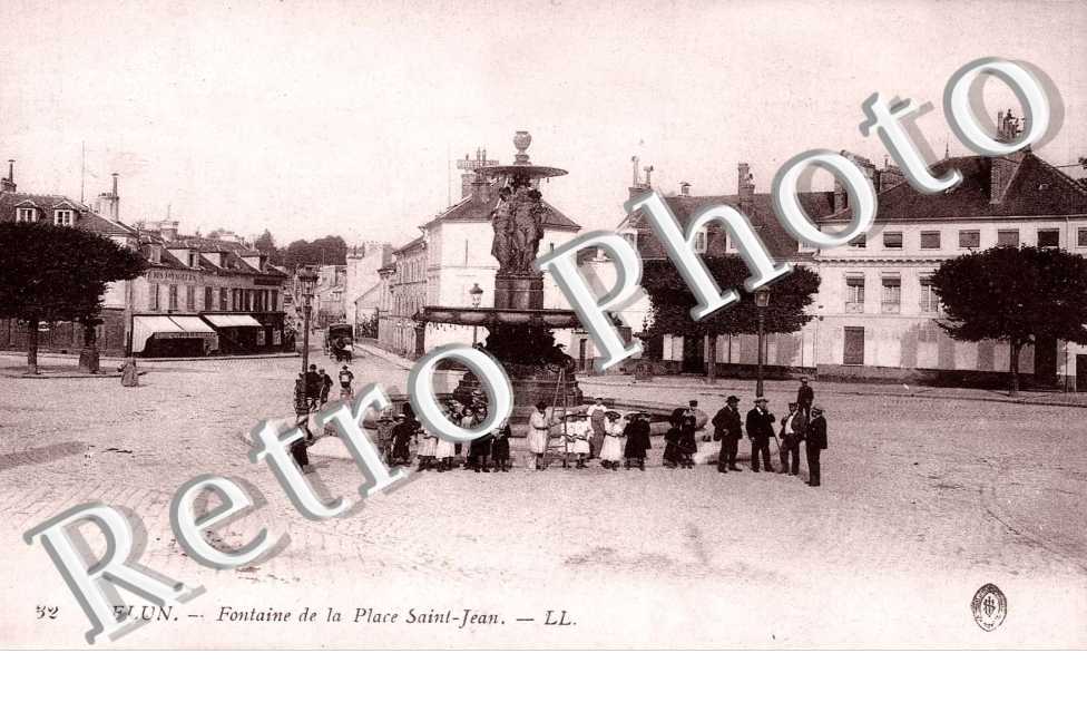 la Place Saint-Jean