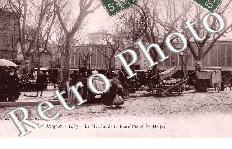 Le Marche de la Place Pie et les Halles