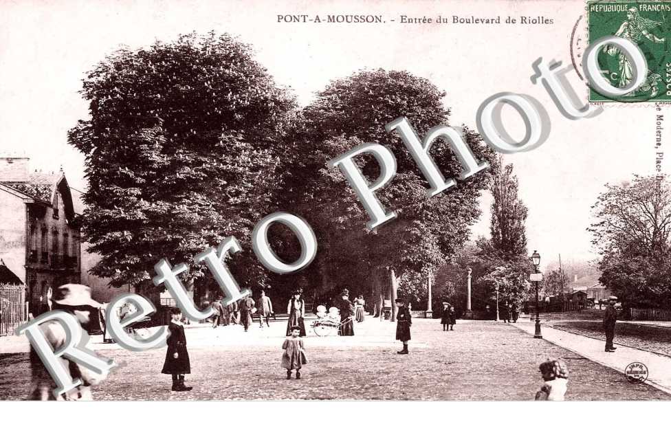 Entree du Boulevard de Riolles