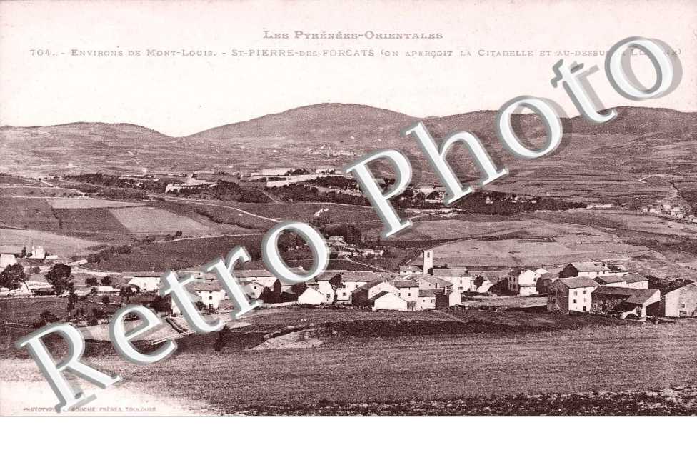 environs de Mont-Louis, la citadelle et au-dessus la Llagone