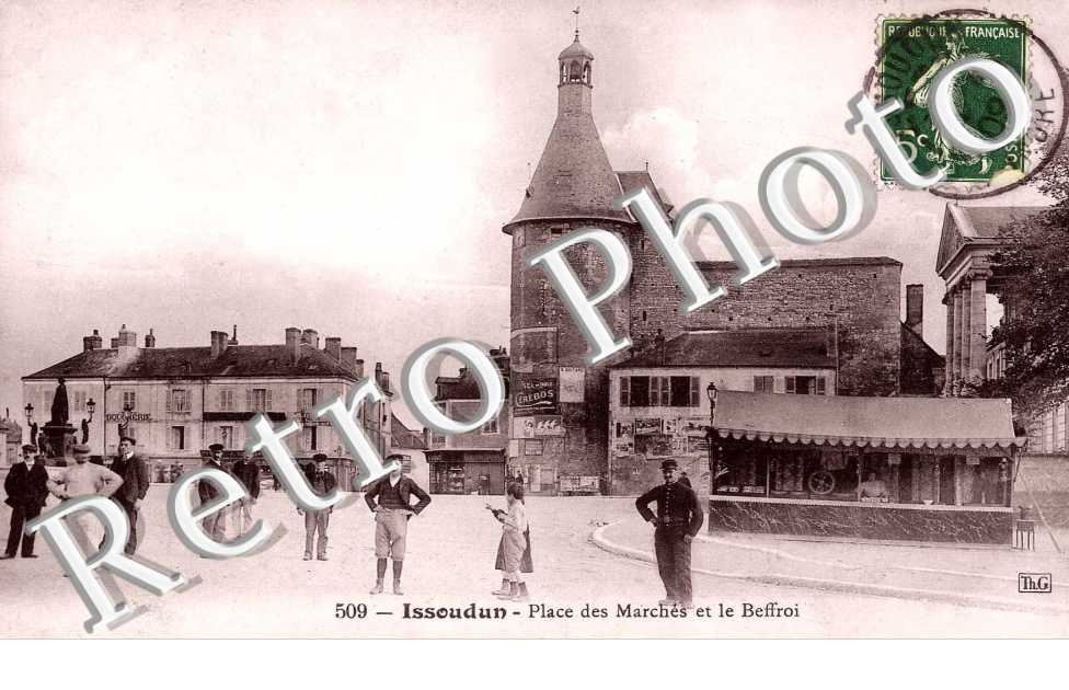 Place des Marchés et le Beffroi