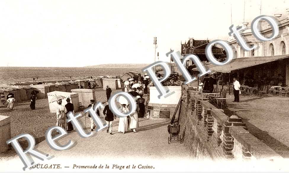 promenade de la plage et le casino