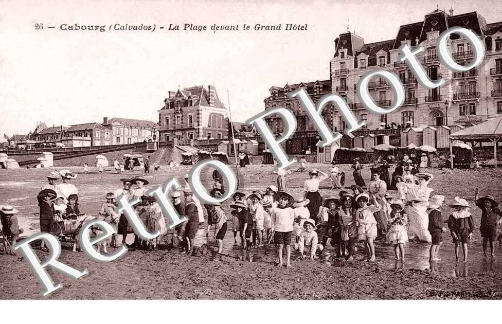 la plage devant le Grand Hotel
