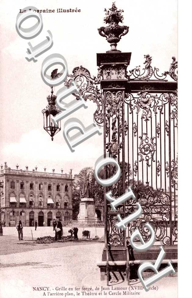 la place Stanislas  La grilles en fer forge de Jean Lamour Le theatre et le cercle militaire