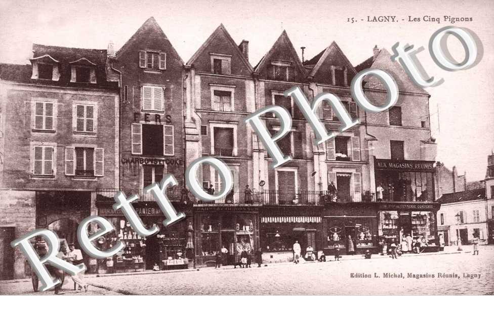LES CINQ PIGNONS