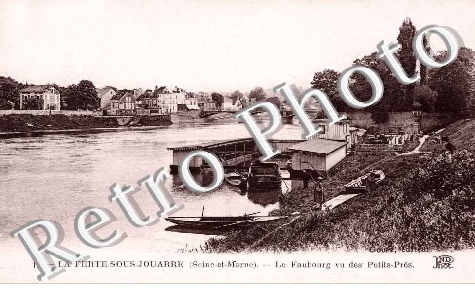 Le faubourg vu des petits pres