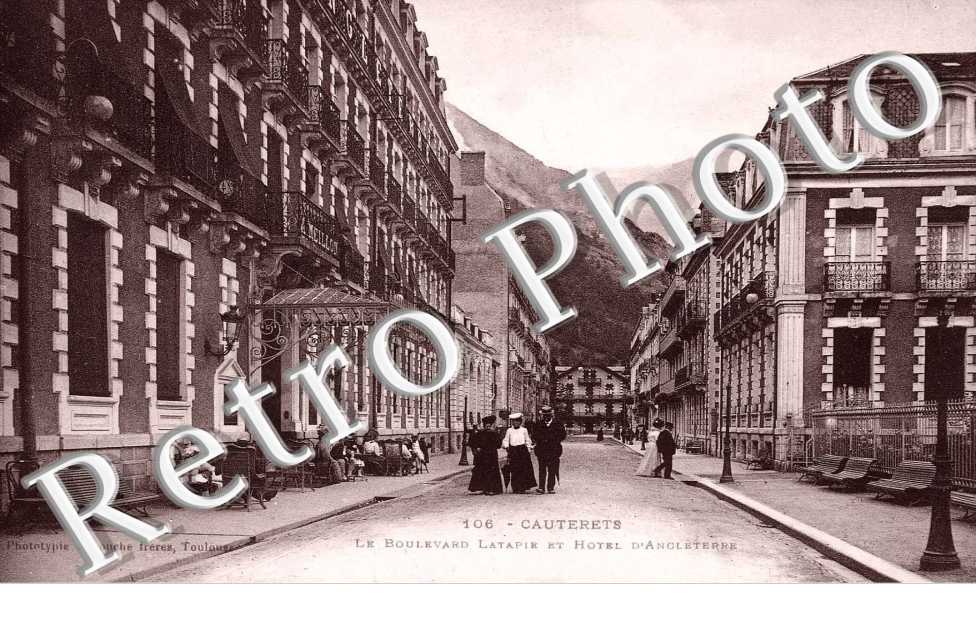 LE Boulevard LATAPIE ET HOTEL D'ANGLETERRE