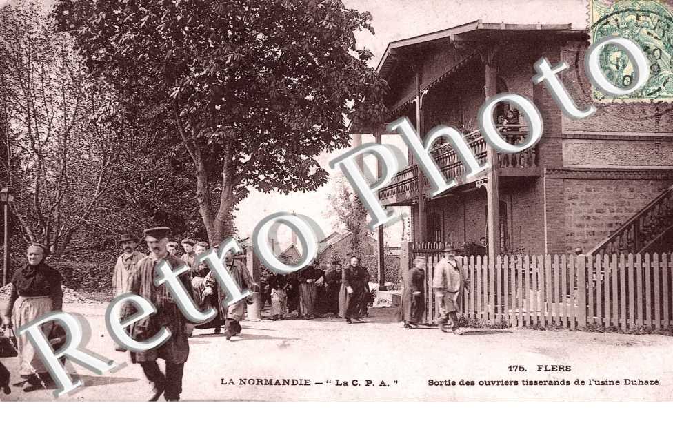 sortie des ouvriers tisserands de l'usine Duhaze