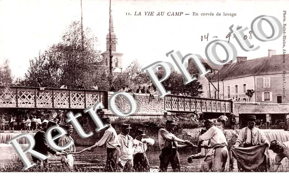 la vie au camp - en corvee de lavage