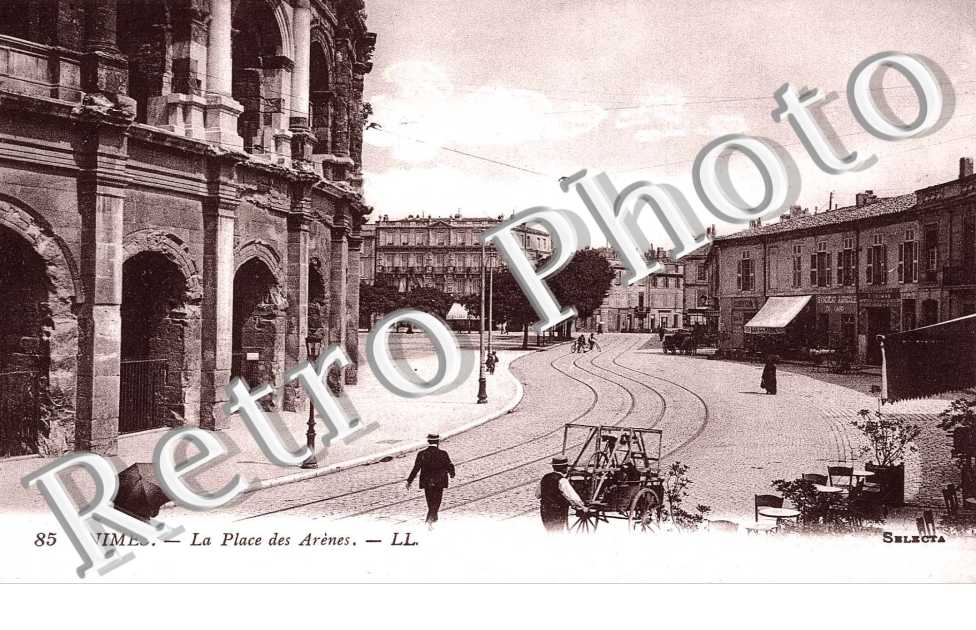 PLACE DES ARENES