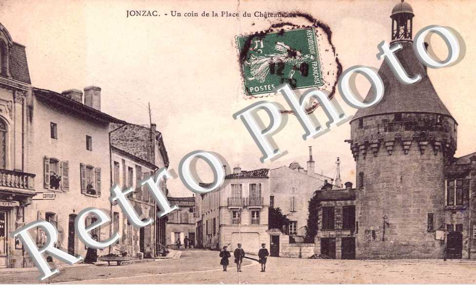 Un coin de la place du chateau