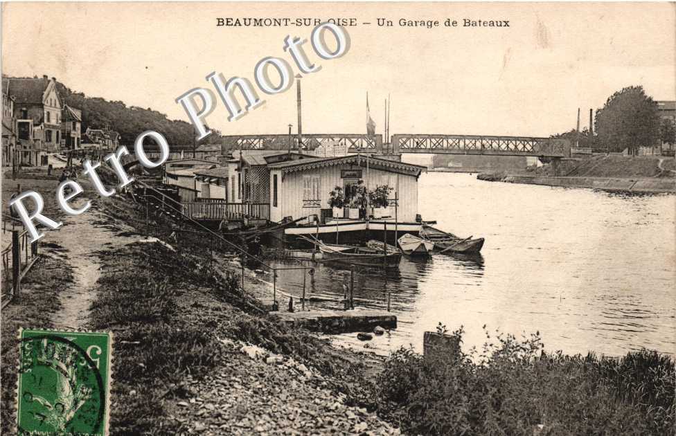 Un Garage de Bateau