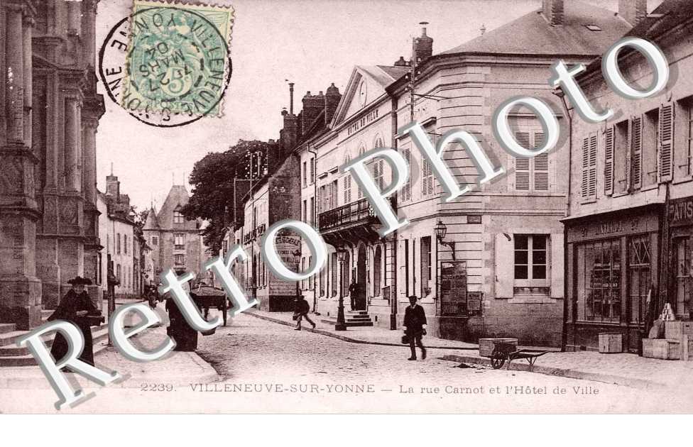 La rue Carnot et l'hotel de ville