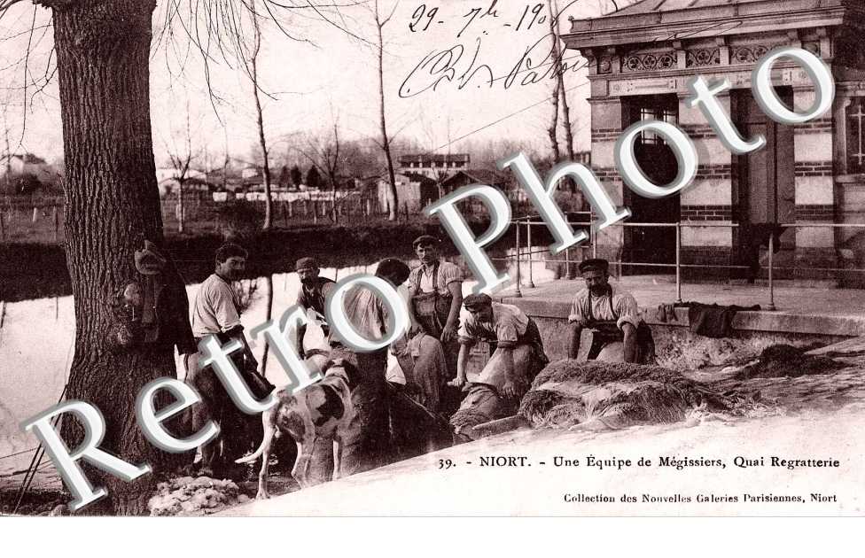 Une Equipe de Mégissiers Quai Regratterie