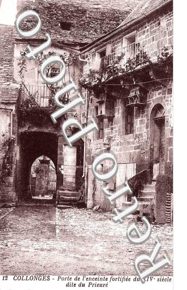 Porte de l'enceinte fortifiee du 16eme siecle