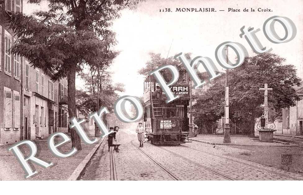MONPLAISIR PLACE DE LA CROIX