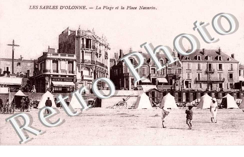 La Plage et le Place Navarin