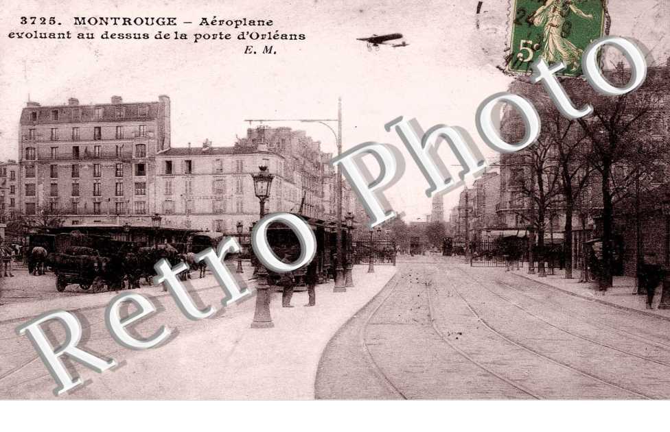 Aéroplane au dessus de la Porte d'Orléans